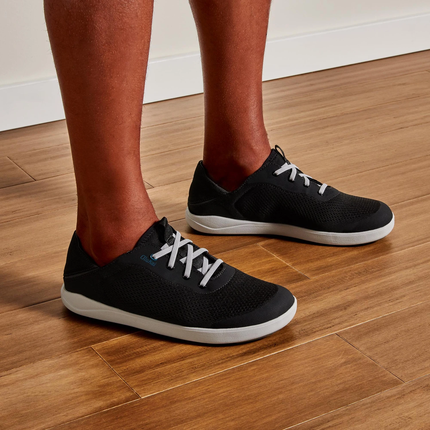 OluKai Moku Pae - Black / Blue Coral 4 OluKai Moku Pae - Black / Blue Coral - Image 2