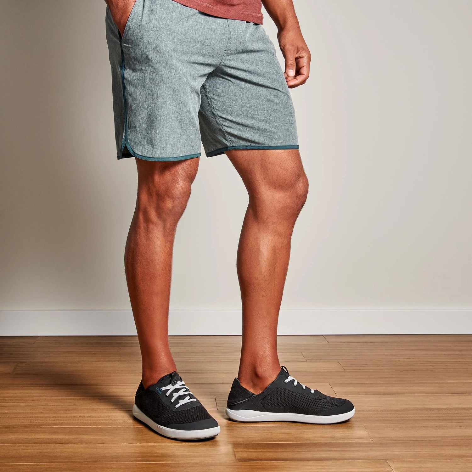 OluKai Moku Pae - Black / Blue Coral 6 OluKai Moku Pae - Black / Blue Coral - Image 4