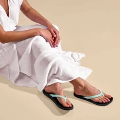 OluKai Puawe - Sea Glass / Black 14 OluKai Puawe - Sea Glass / Black -Comfort Shoes Wear Shop 20498 1V40 102 W PUAWE SeaGlassBlack