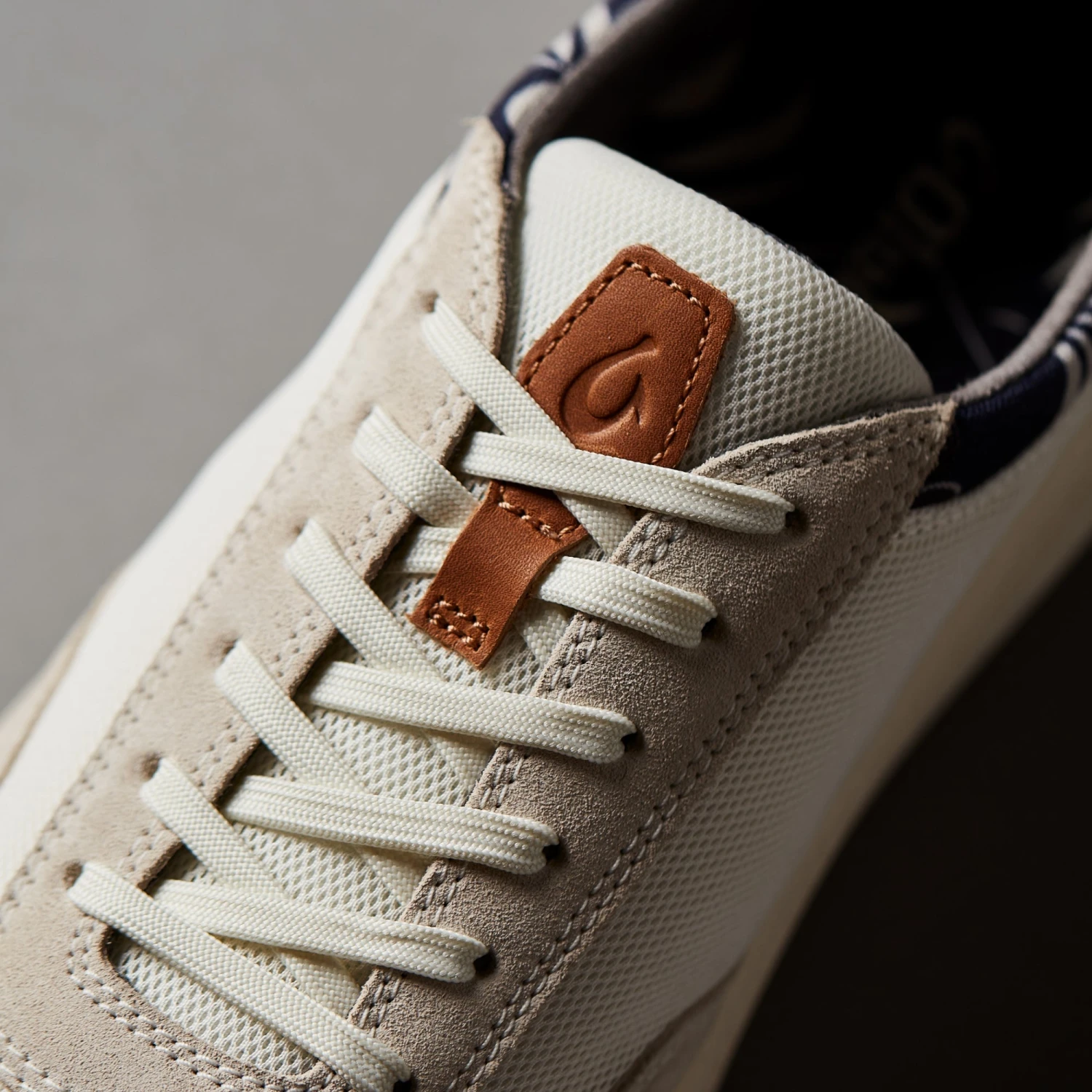 OluKai Pūnini - Off White / Aloha 6 OluKai Pūnini - Off White / Aloha - Image 4